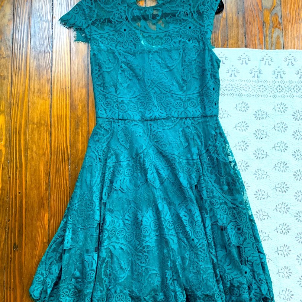 Green lace backless flare dress